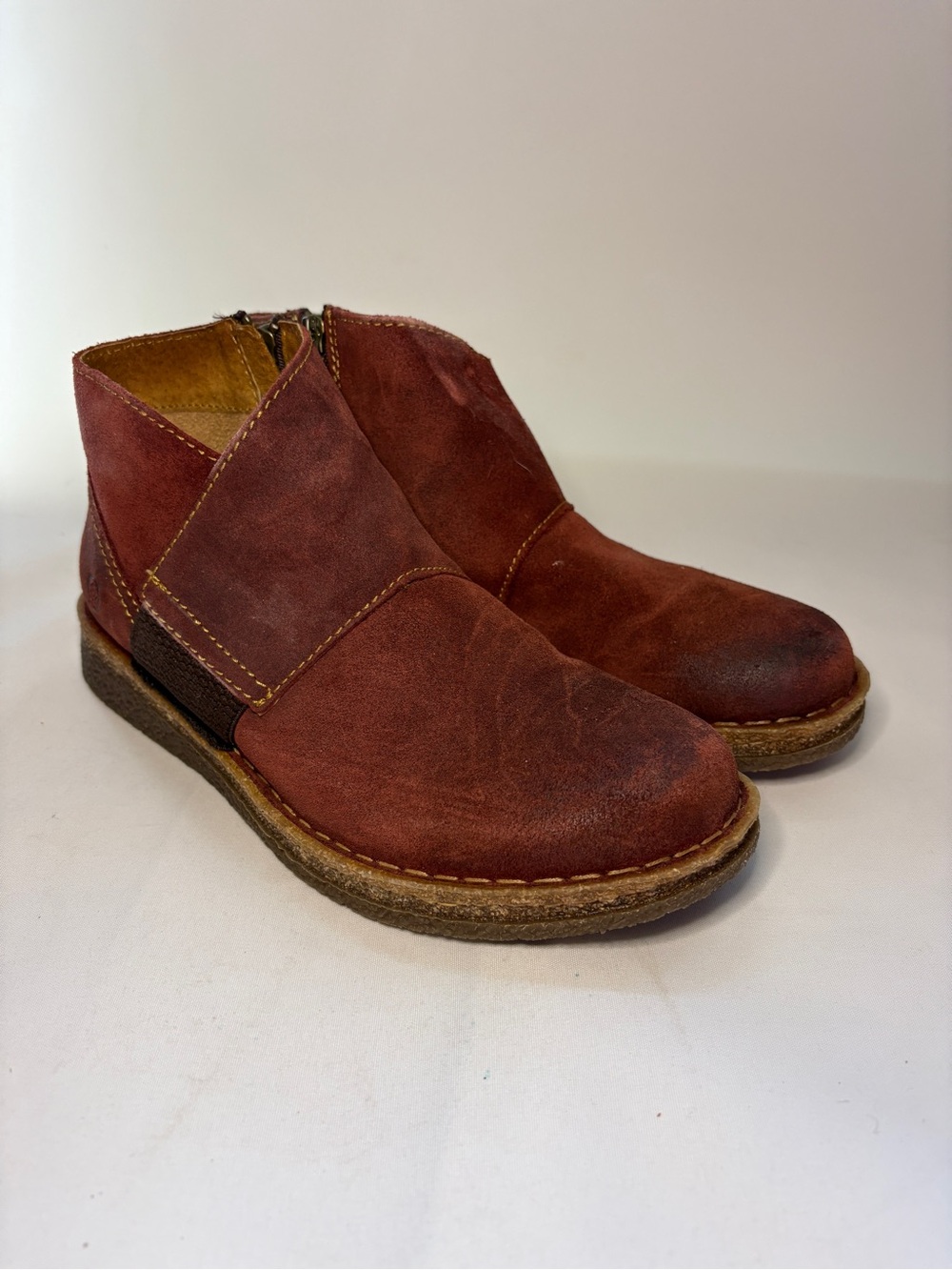 Born Tora Dark Red‎ Distressed Suede Ankle Boots Women’s Size 8